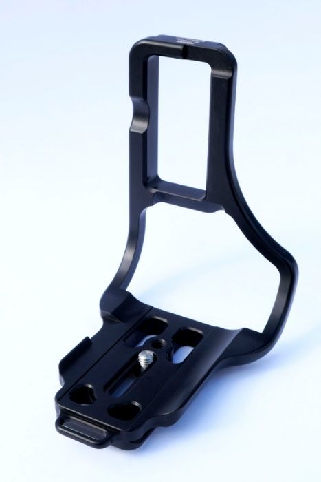 L-bracket L plate фірми Kirk Photo (виробництво USA)  NIKON D810