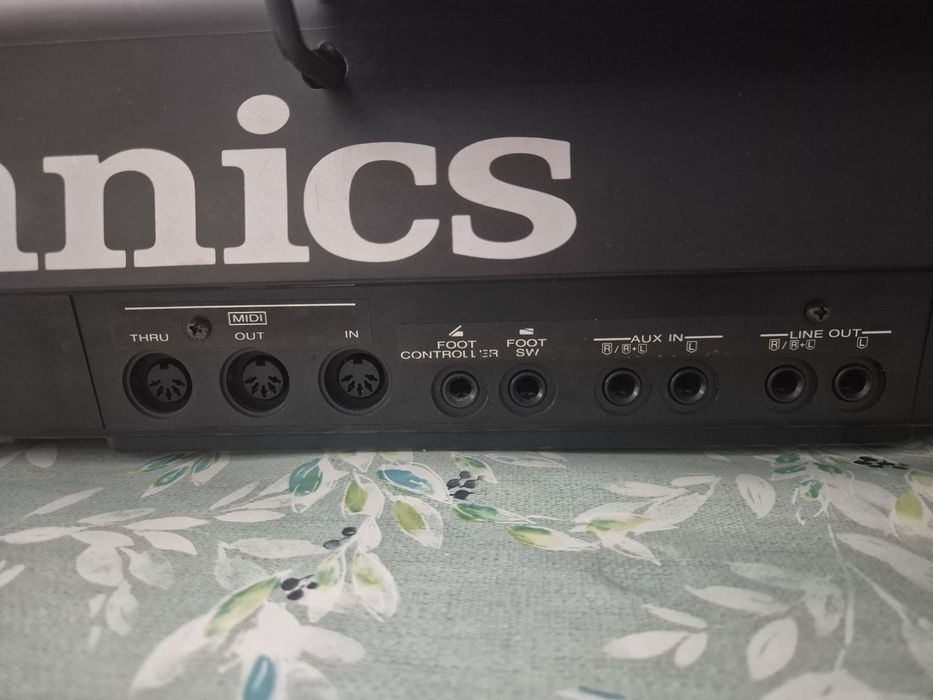 Teclado Technics KN800