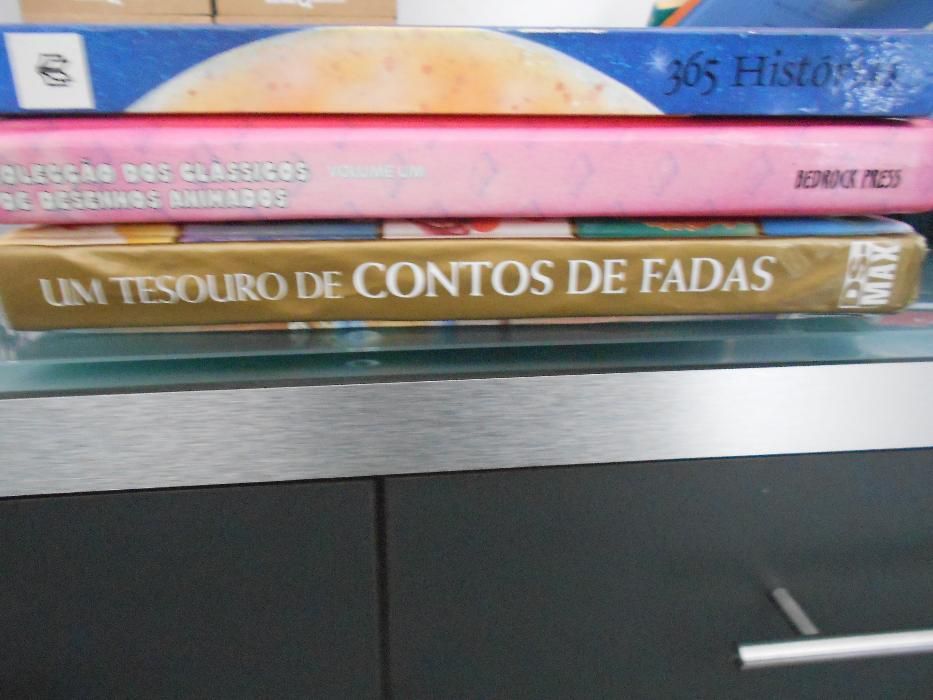 Vendo vários livros como novos