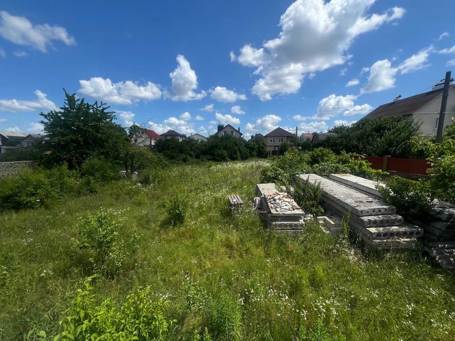 Продаж ділянки в селі Березина