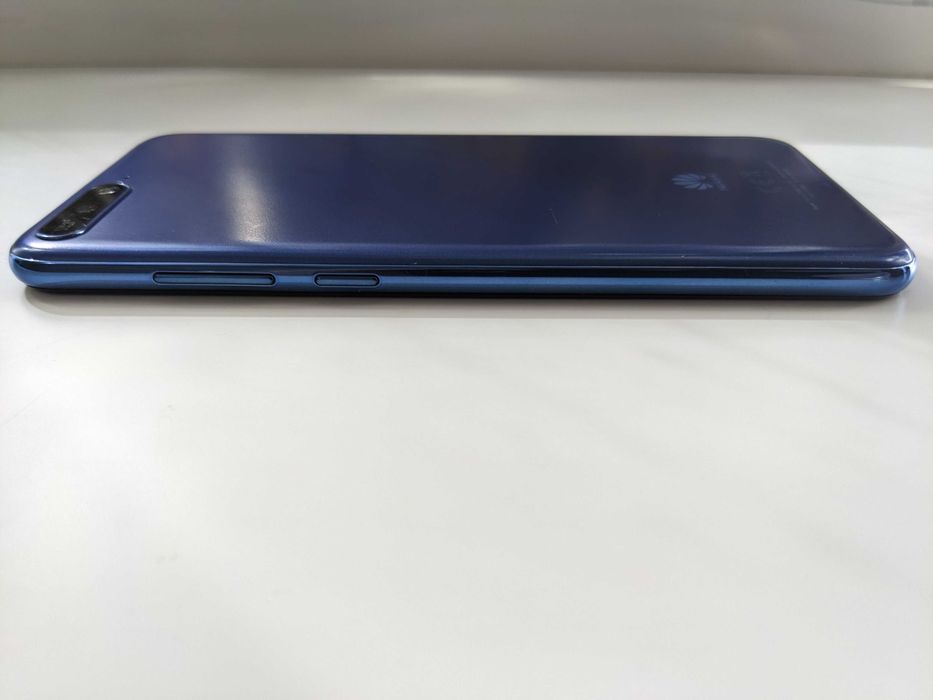 Смартфон Huawei Y6 2018