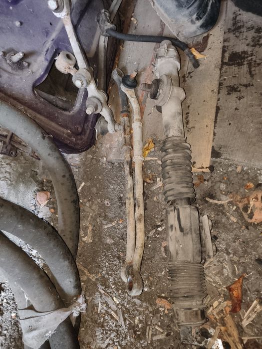 Рульова рейка з тягами