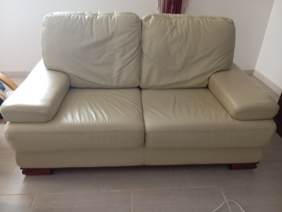 Sofá em pele como novo