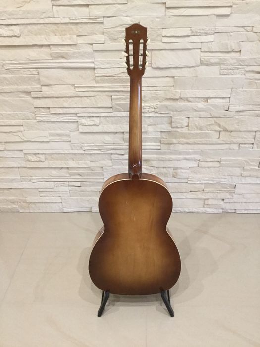 Gitara Suzuki Nagoya No 7 z lat 60-tych.