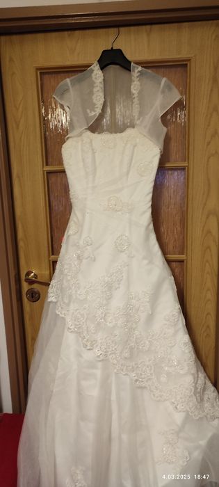 Suknia ślubna z kołem