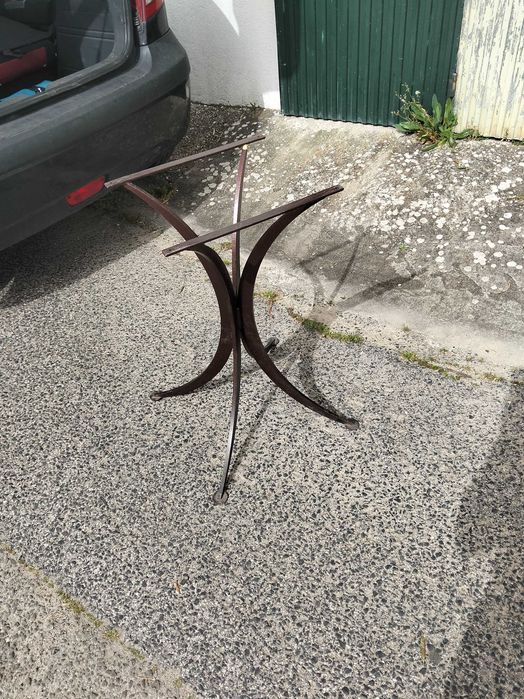Base de Mesa em Ferro Forjado come  Nova
