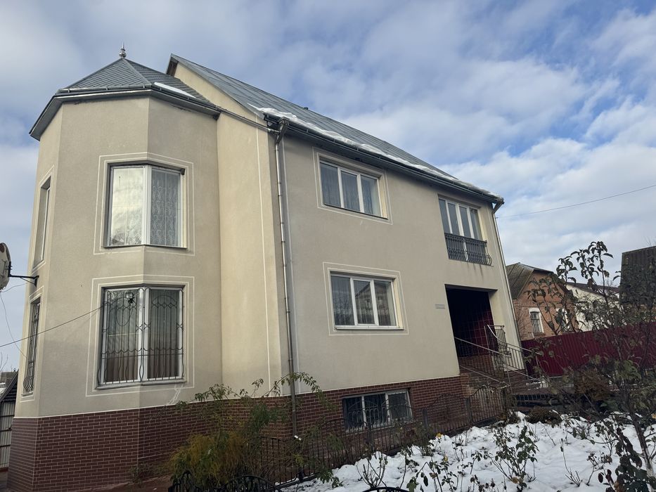 Житловий будинок з виходом до річки Південний Буг