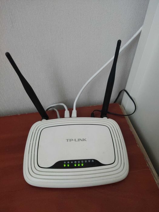 Продам беспроводной WiFi маршрутизатор TP-Link TL-WR841N.  V.8.2