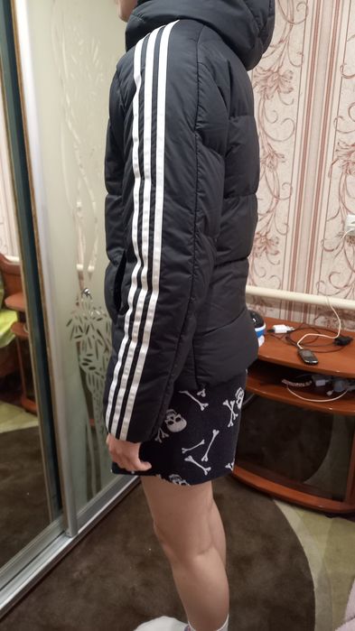 Демисизонная куртка Adidas 40-42 размер.