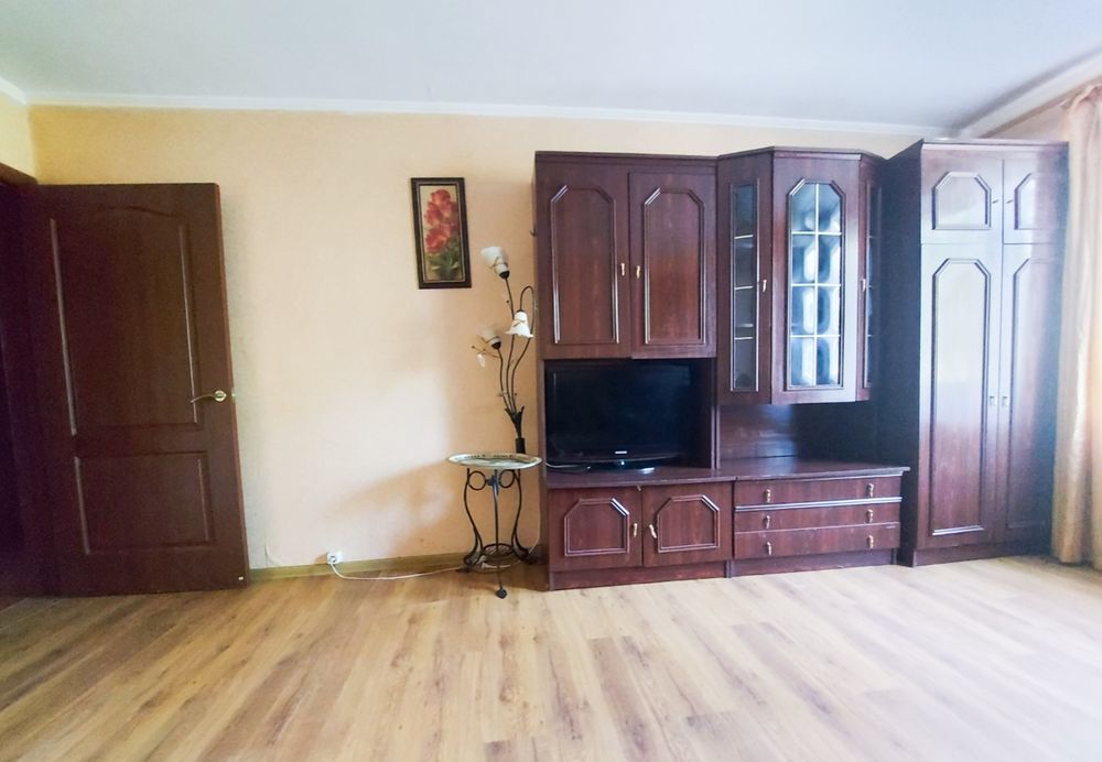 Оренда 2кім. квартира Якуба Коласа, 6д