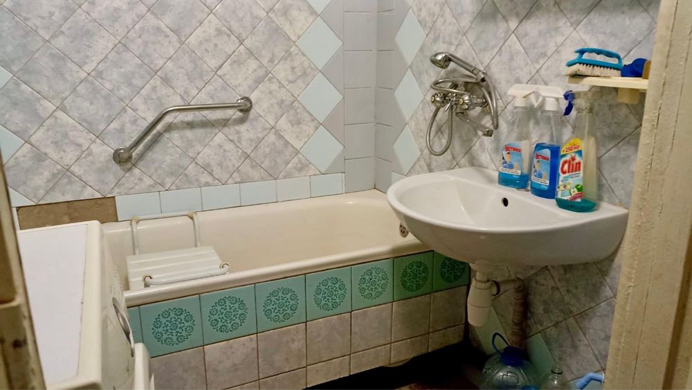 Продам 2-к кв Іршанськ Житомирська обл. Гулія буд.9