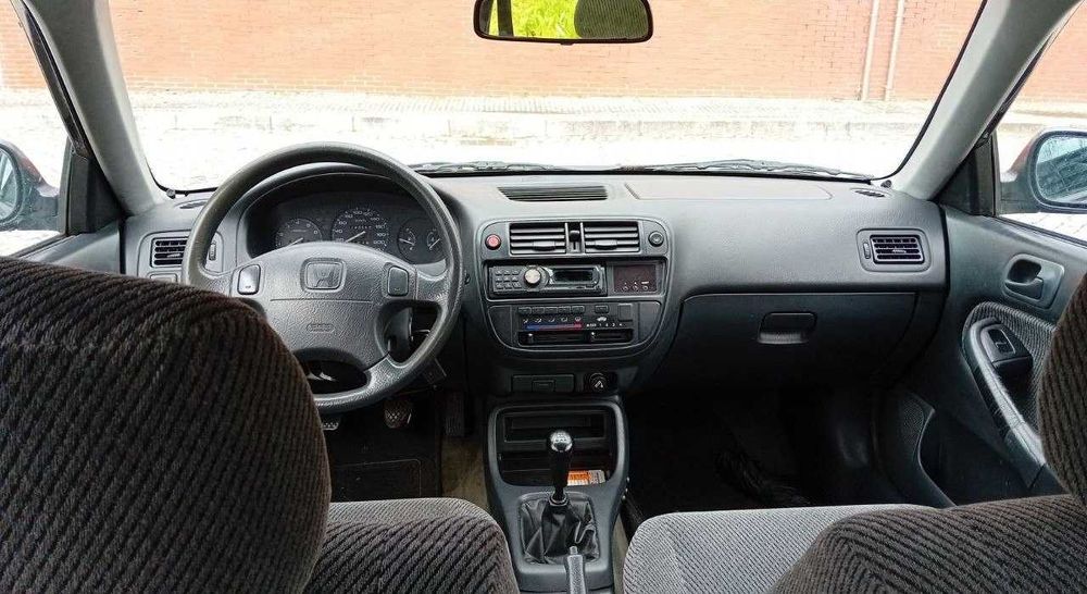 Honda Civic 1.5i LS - em ótimo estado de conservação