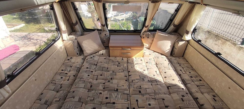 Caravana - Cozinha equipada e 4 camas