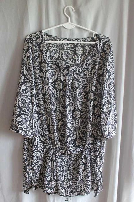 Bluzka tunika czarna w białe kwiaty oversize luźna plus size