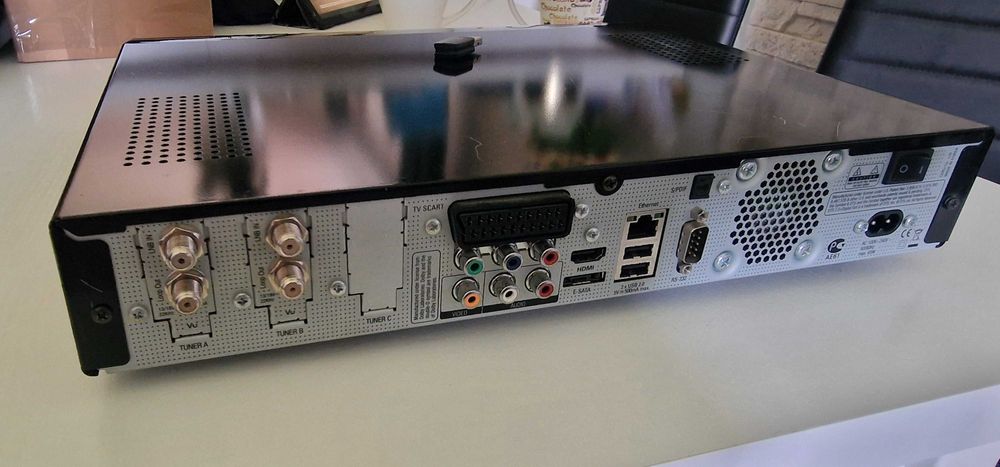 Tuner satelitarny Vu Ultimo 2 głowice dysk 750gb