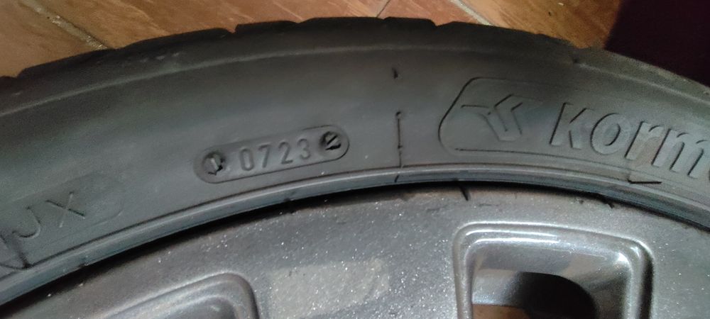 Opony z felgami Kormoran 4 szt.