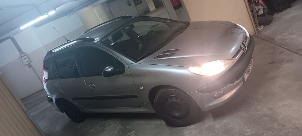 Vende se Peugeot 206