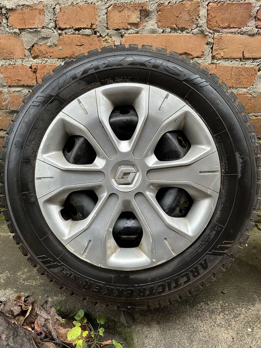Шини Maxxis ArcticTrekker NP3 195/65 R15 95T  з диском і компаком
