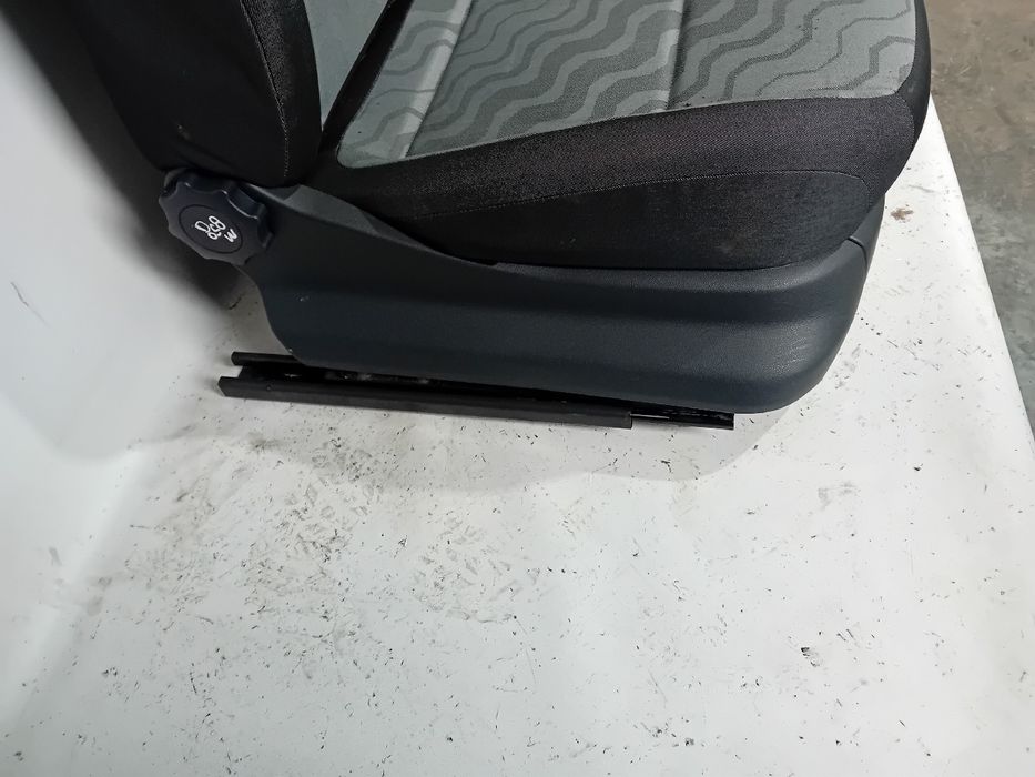 Banco frente direito SKODA Fabia II Hatchback (542, 5J)