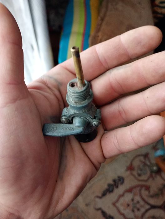 Kranik baku motoroweru zabytkowego