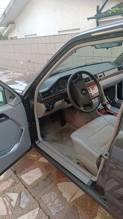 Mercedes  w 124 260 E  em excelente estado
