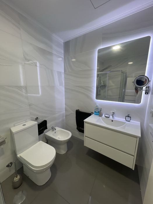 Arrendar Quarto Solteira em Moradia T3, com acesso à casa toda.