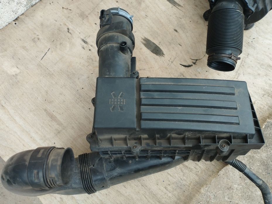 Корпус воздушного фильтра Passat B6 B7 Golf CC