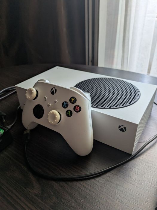 Продам Xbox Series S