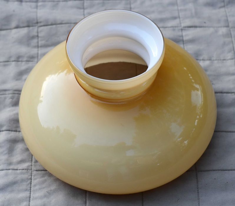 Klosz szklany typu Aladyn do lampy naftowej elektrycznej