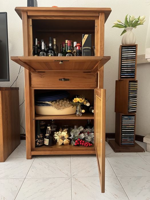 Móveis e mesas sala de estar