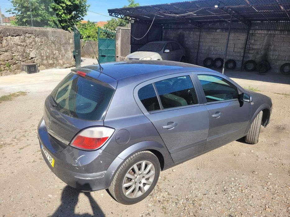 Opel Astra H 2005 – Cinzento