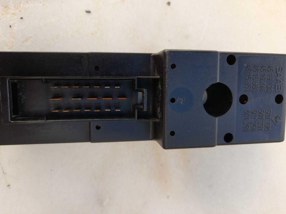 Vendo massa de ar VW e botão do vidro eléctrico do Saab 900