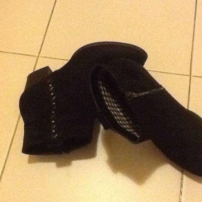 2 pares botins senhora pretas tam.37 como novas