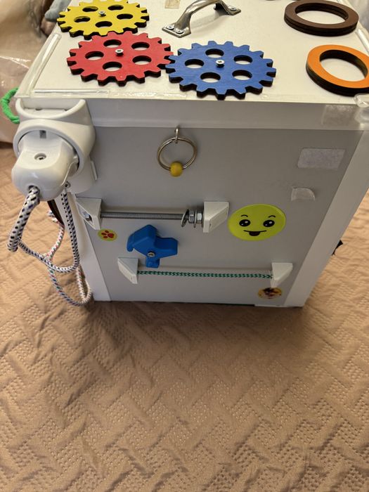 Бізі куб для діток