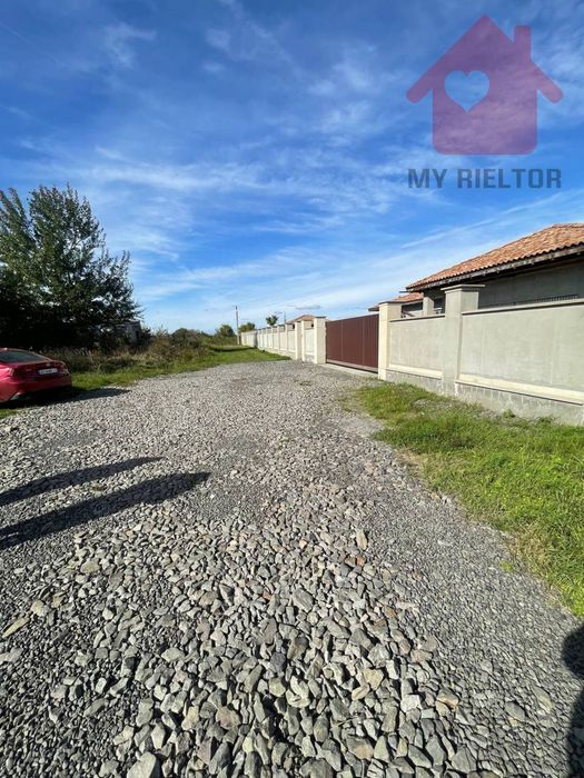 Продаж ділянки в Сторожниці