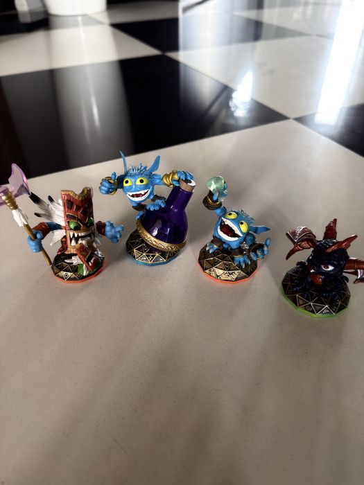 Skylanders playstation bonecos