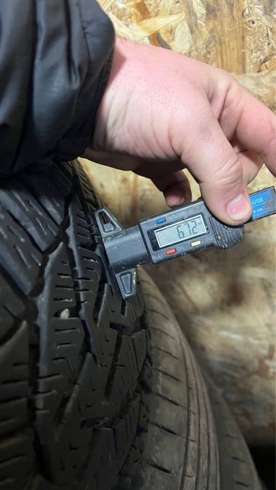 Шина зимова 215/50/17 Riken