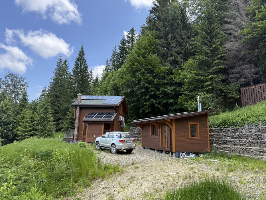 Будинок під лісом 100 відсоткова автономність .