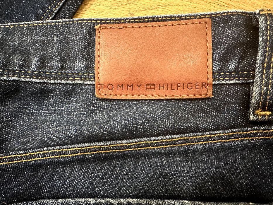 Tommy Hilfiger dżinsy granatowe w34\l30