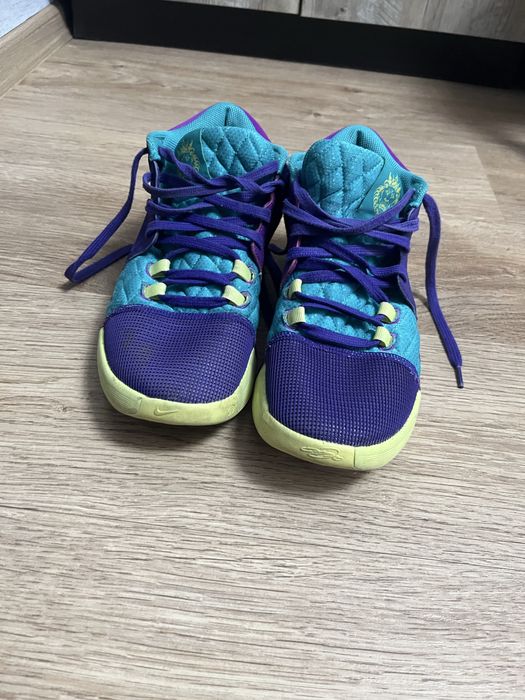 Кроссівки Lebron Witness 8 Nike, б/у у хорошому стані