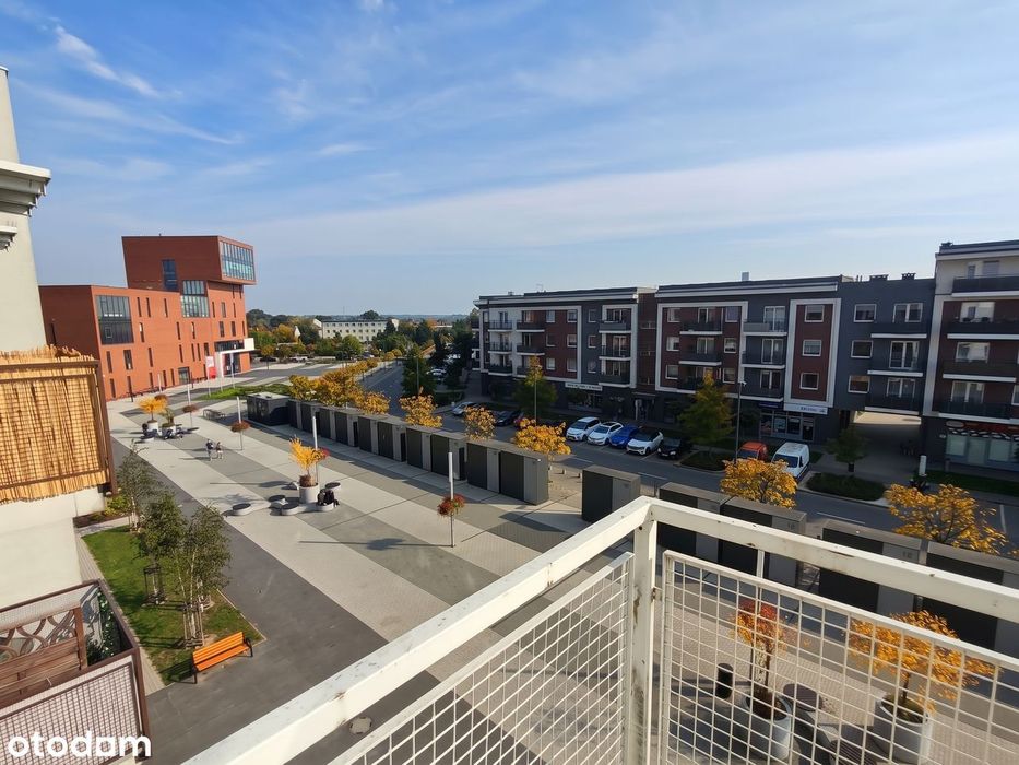 Dwa pokoje, 47 m² w centrum Siechnic – balkon i loggia plus garaż.