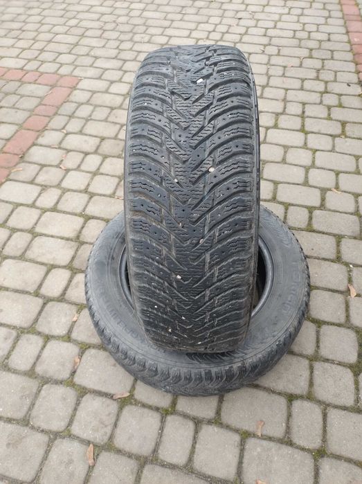 Sprzedam opony zimowe Nokian 205/60/R16 - 2 szt.
