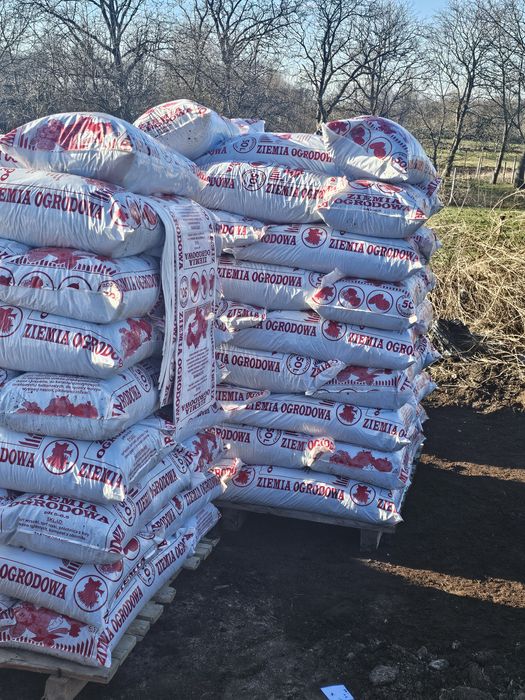 PRODUCENT.cena brutto..Ziemia ,torf,czarna,kora pH: 3,5-7 ph -/80L/60L