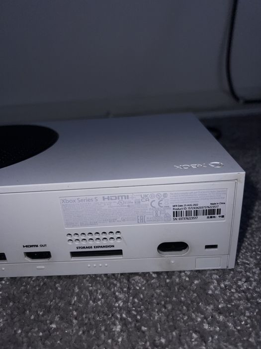 Xbox Series S 512 Gb + 2 Pady + Kabel Zasilania