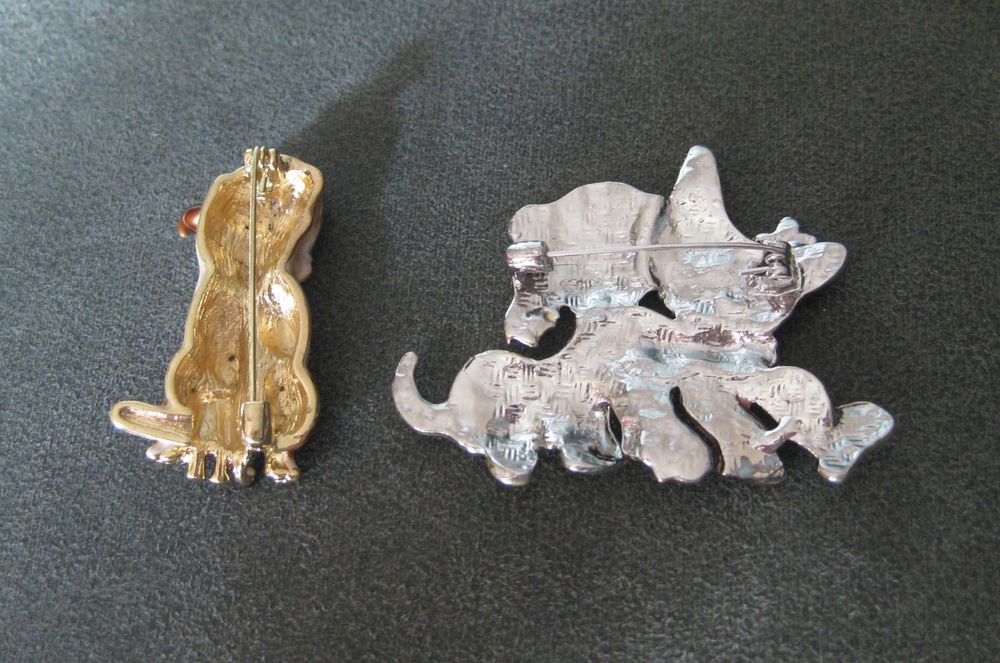 Alfinete / Broche / Pregadeira Cão e Gato de Gorro NOVO