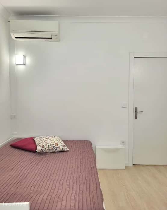 Superior room with shared bathroom