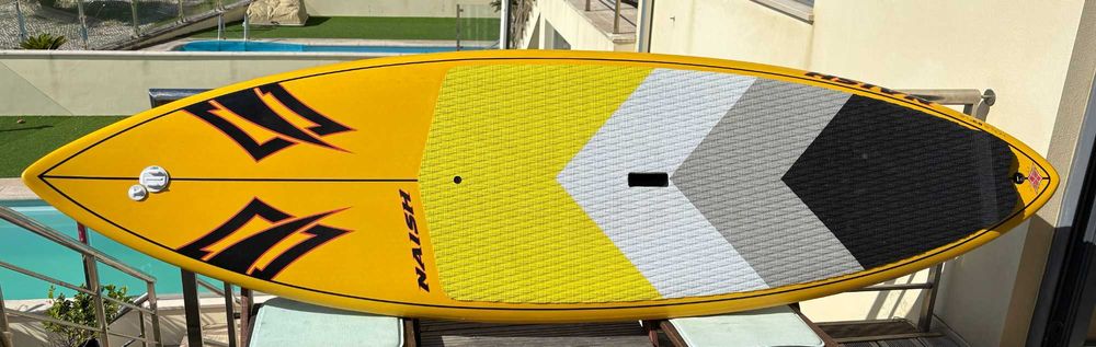 Prancha de SUP Naish Hokua 8'3'' LE com protetor rail RSPro + Saco + Quilhas