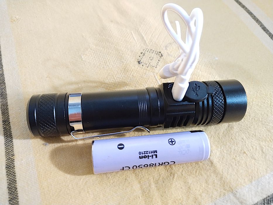 Мощный фонарь на диоде Cree T6 + японский аккумулятор 18650