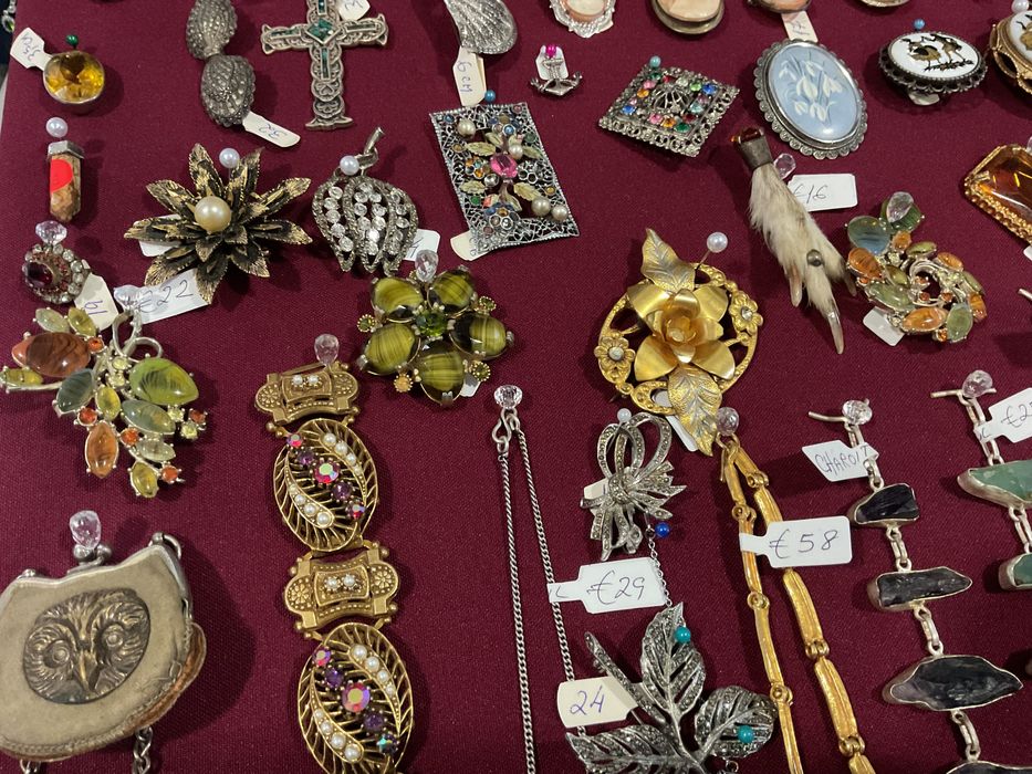 Broches pendentes fios colares anéis prata 925