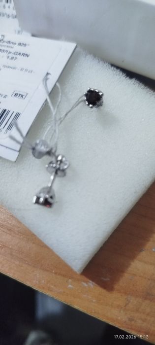 Продам сережки с натуральным камнем.